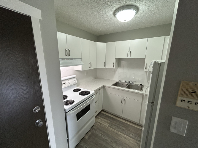 Apartment For Rent 305 - 3905 56 Avenue, Red Deer, 1 Bedroom, 1 Bathroom