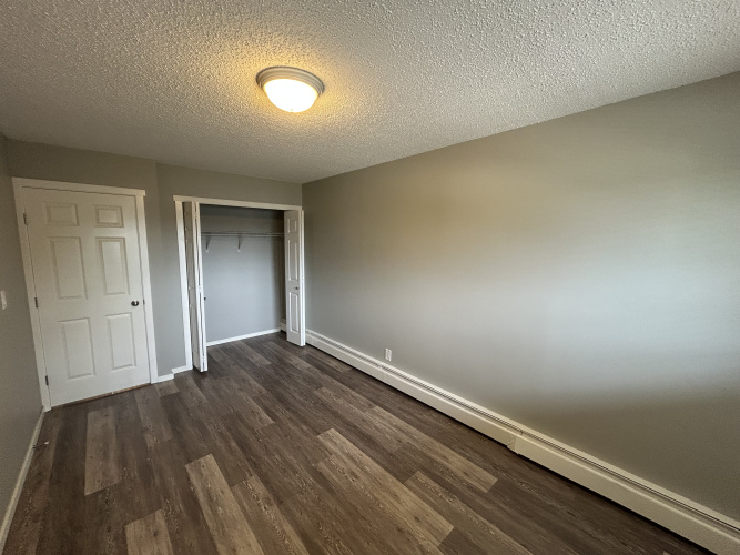 Apartment For Rent 305 - 3905 56 Avenue, Red Deer, 1 Bedroom, 1 Bathroom