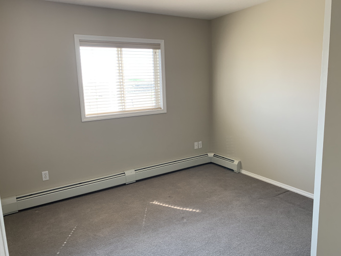 Condo For Rent 213 - 3 Broadway Rise, Sylvan Lake, 2 Bedrooms, 2 Bathrooms