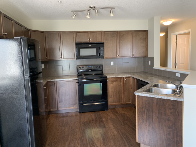 Condo For Rent 213 - 3 Broadway Rise, Sylvan Lake, 2 Bedrooms, 2 Bathrooms