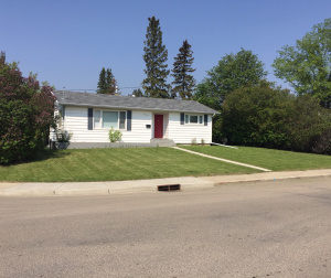 Upper For Rent Main Floor, 4704 41 Avenue, Red Deer, 2 Bedrooms, 1 Bathroom Upper For Rent Main Floor, 4704 41 Avenue, Red Deer, 2 Bedrooms, 1 Bathroom