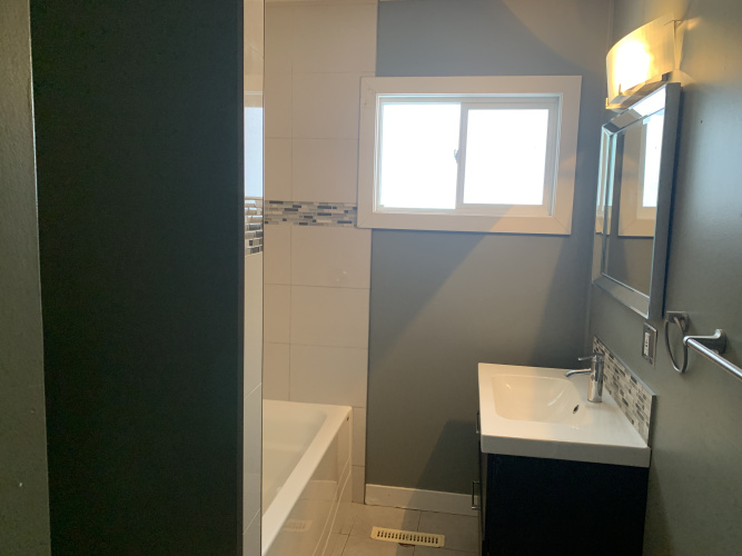 Upper For Rent Main, 3721 45 Street, Red Deer, 3 Bedrooms, 1 Bathroom