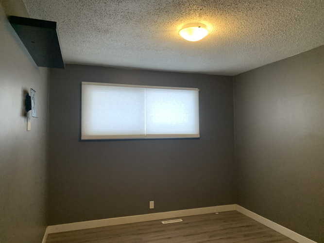 Upper For Rent Main, 3721 45 Street, Red Deer, 3 Bedrooms, 1 Bathroom
