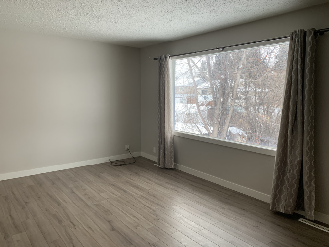 Upper For Rent Main, 3721 45 Street, Red Deer, 3 Bedrooms, 1 Bathroom