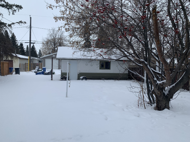 Upper For Rent Main, 3721 45 Street, Red Deer, 3 Bedrooms, 1 Bathroom