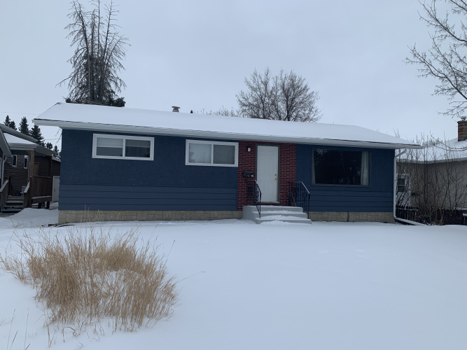 Upper For Rent Main, 3721 45 Street, Red Deer, 3 Bedrooms, 1 Bathroom